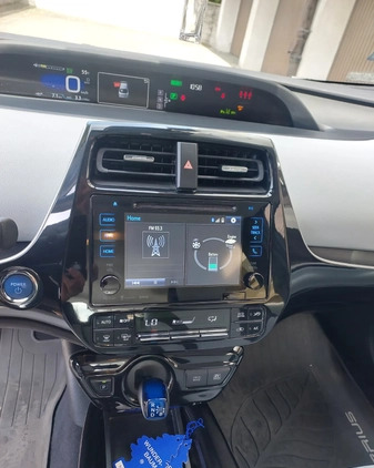 Toyota Prius cena 63000 przebieg: 90000, rok produkcji 2017 z Toruń małe 596